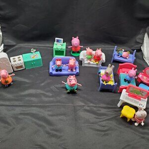 Peppa Pig Family and Friends with Furniture-Lot of 26 pieces